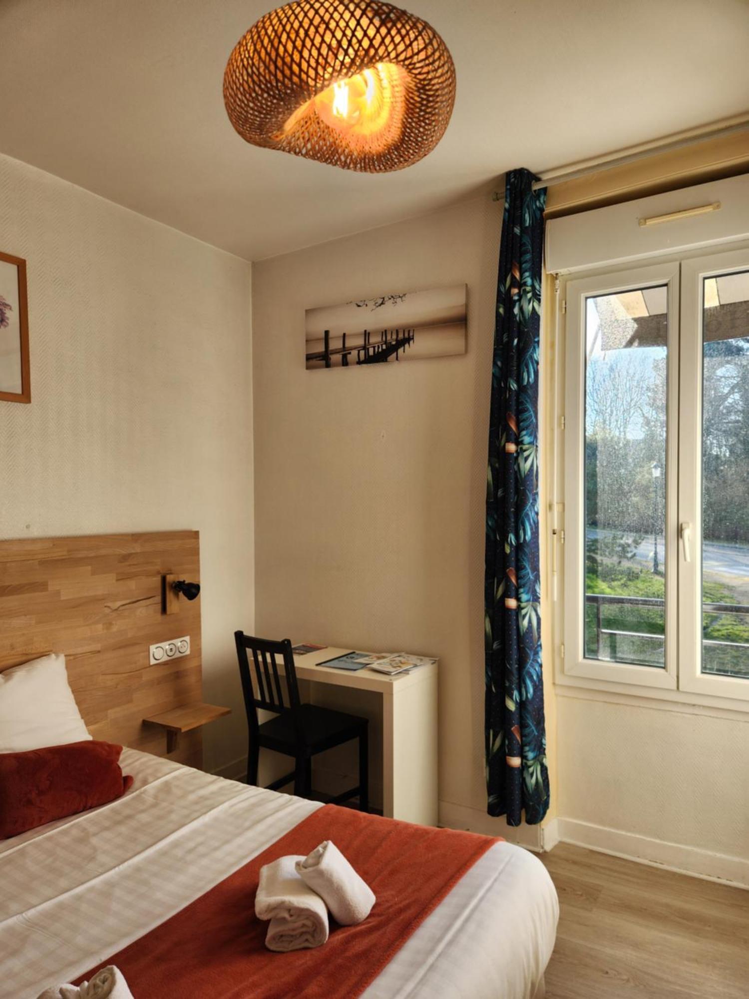 Le Petit Montmartre Otel Dinard Dış mekan fotoğraf